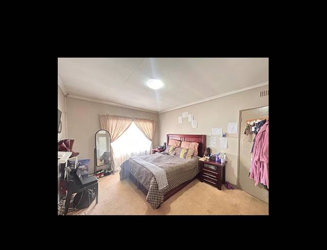 4 bed property to rent in ALLEN GROVE